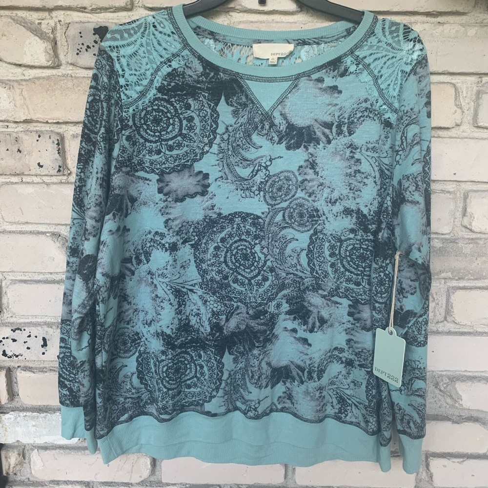 Vintage vibes Dept 22 long sleeve top  lace design